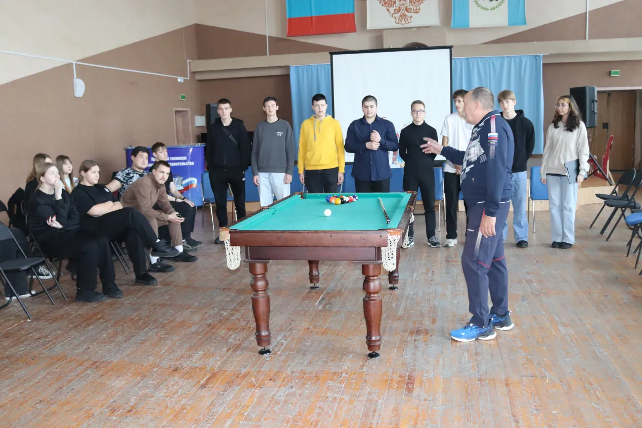 Блиц-турнир по бильярду на призы Деда Мороза